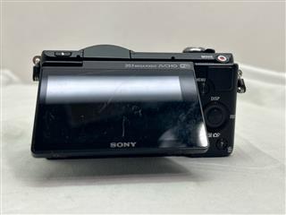 Sony Alpha A5000 APS-C w/Sony 16-50mm f/3.5-5.6 OSS Zoom